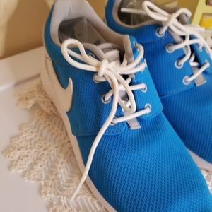 Nike Sneakers Tennis Shoes Size 4.5Y